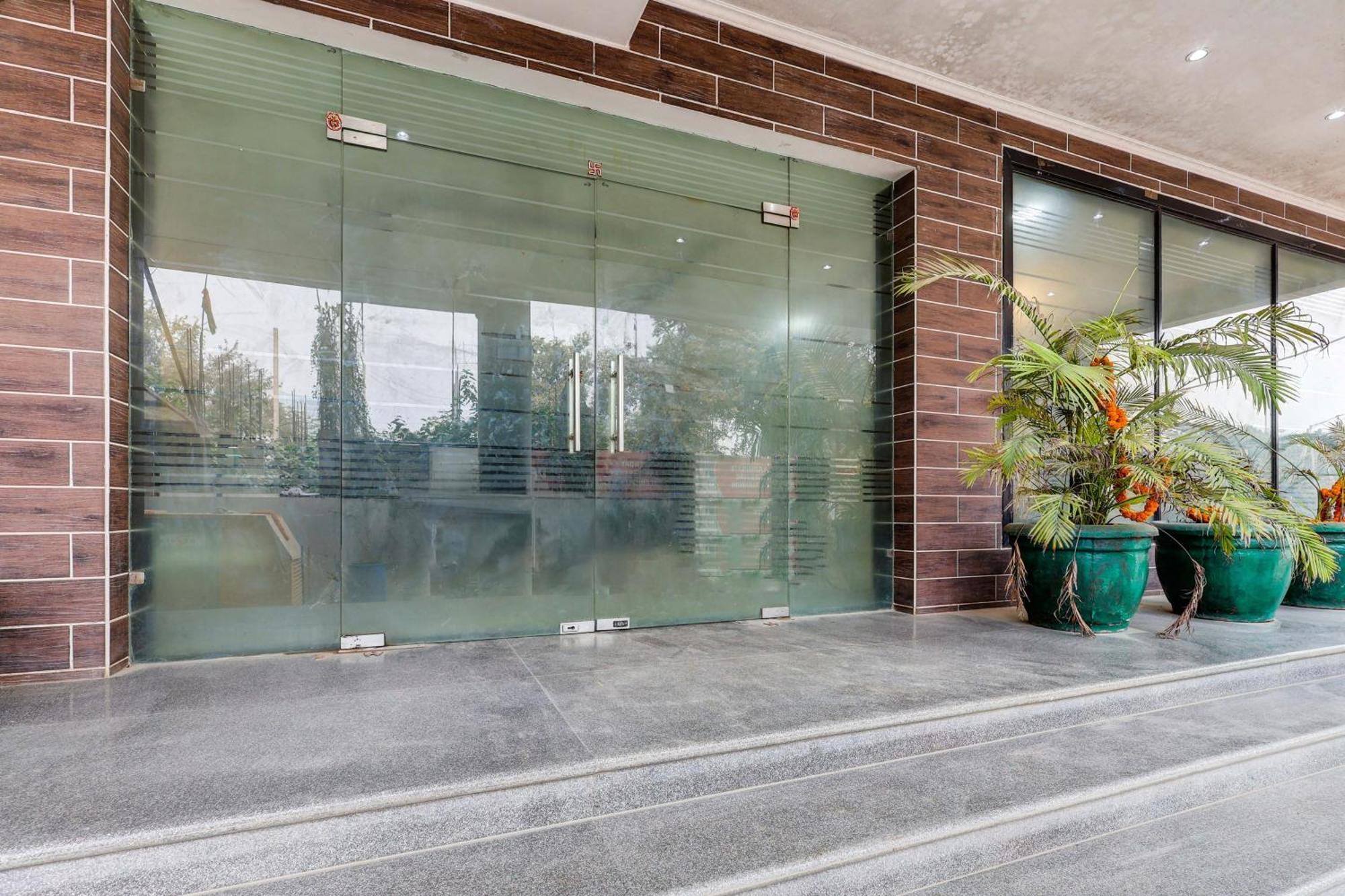 فندق Super Townhouse Sector 38 Gurgaon Near Medanta المظهر الخارجي الصورة