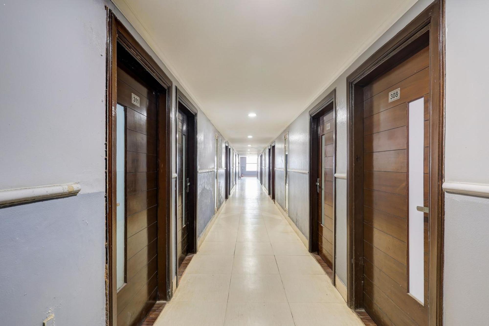 فندق Super Townhouse Sector 38 Gurgaon Near Medanta المظهر الخارجي الصورة